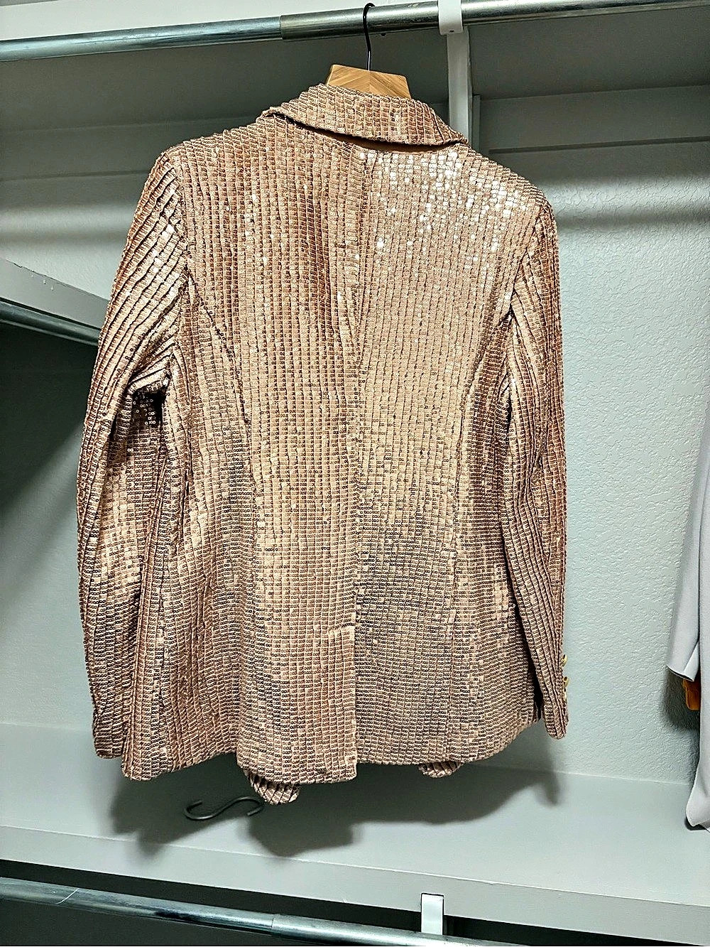 Berek Women's Sequin Blazer in Pink Like New - Picture 2 of 2